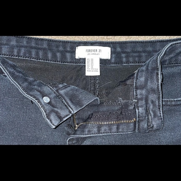 Forever 21 Black Denim Shorts Size 6 (US 30) - Picture 3 of 4